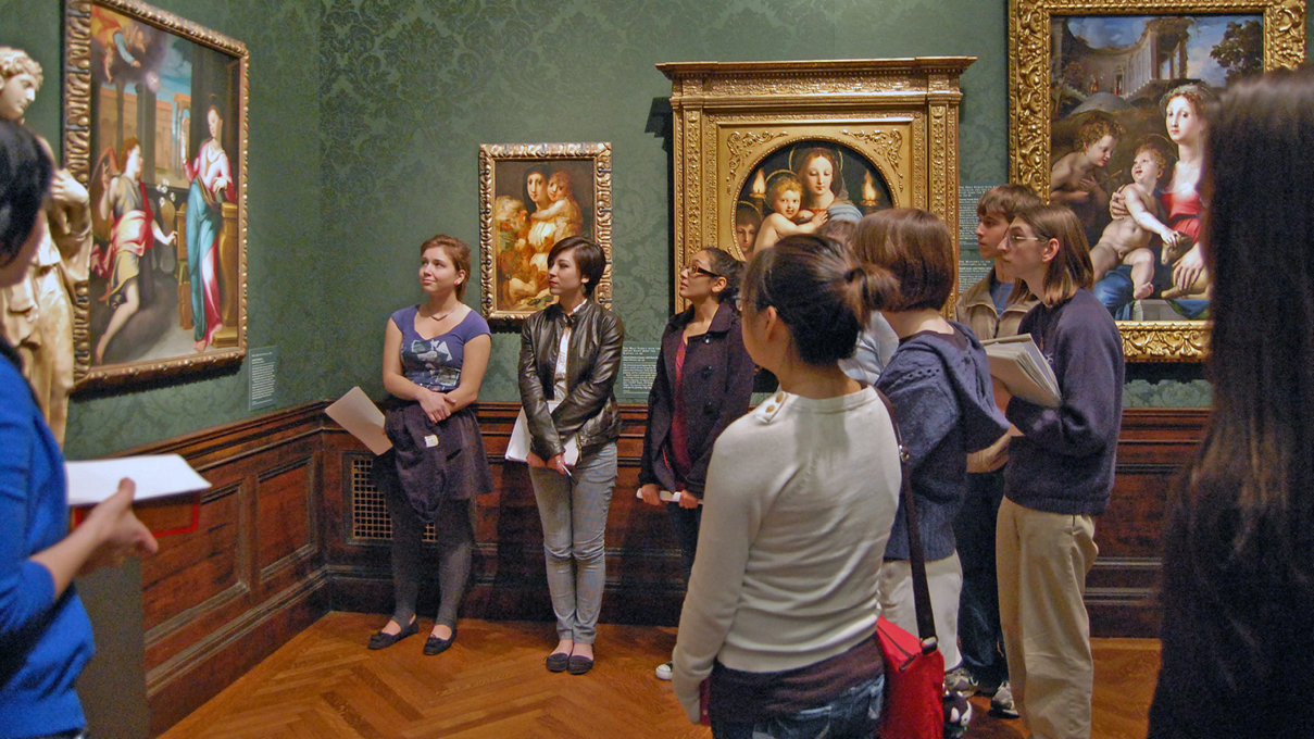 teens on a tour of the galleries