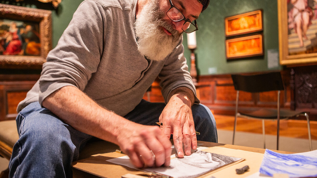 sketching in the gallery